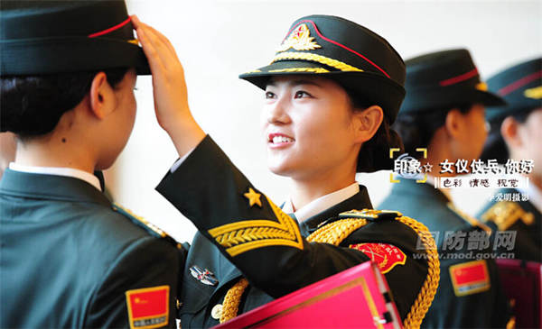 三軍女兵圖片，展現(xiàn)新時代女性的風采與力量，新時代女性風采，三軍女兵圖片展現(xiàn)颯爽英姿與力量