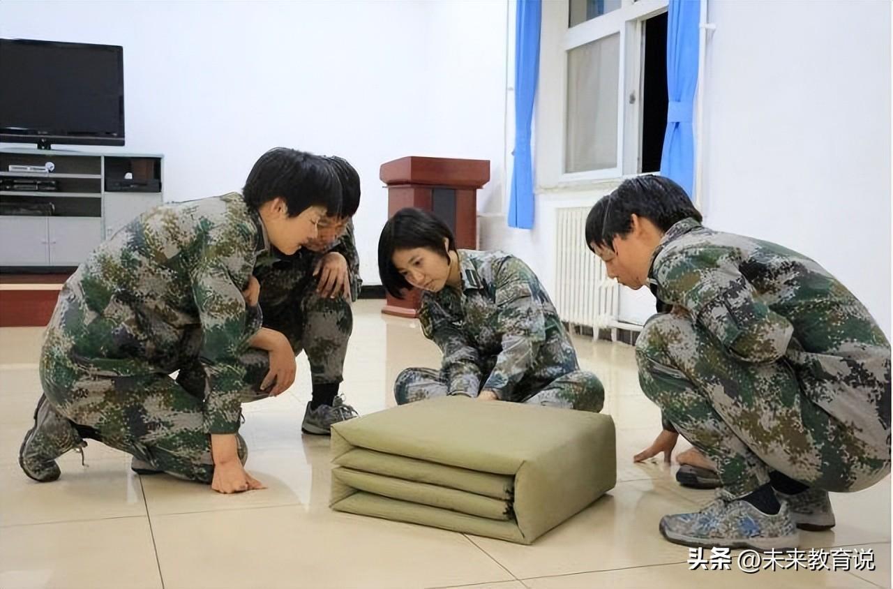 近視眼可以考軍校嗎？全面解讀軍校視力要求與應(yīng)對(duì)策略，近視眼患者能否報(bào)考軍校？全面解讀軍校視力要求及應(yīng)對(duì)方法