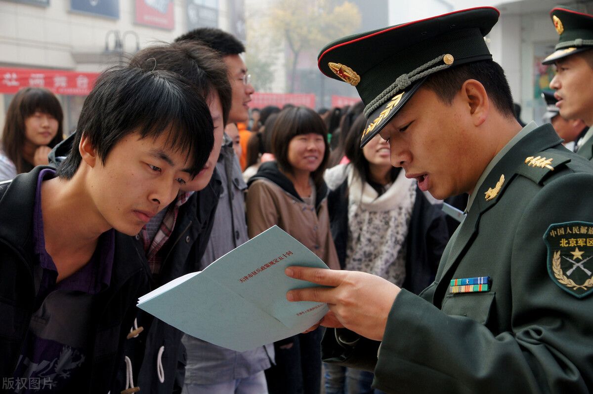 大學(xué)生當(dāng)兵最佳時期，青春熱血與國家命運(yùn)緊密相連，大學(xué)生當(dāng)兵的最佳時期，青春熱血與國家命運(yùn)共融
