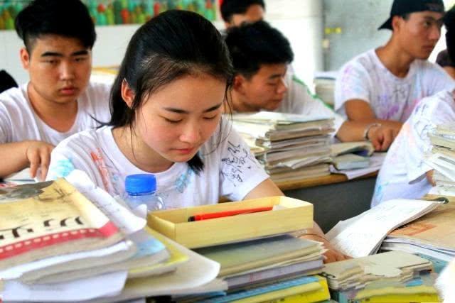 國防科技大學(xué)是985嗎？解析國防科技大學(xué)的身份與地位，國防科技大學(xué)身份地位解析，是否為985高校？