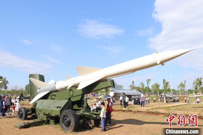 軍事武器裝備，現(xiàn)代戰(zhàn)爭的核心力量，軍事武器裝備，現(xiàn)代戰(zhàn)爭的核心力量之源