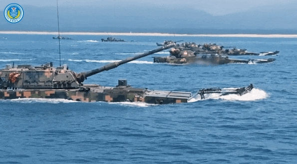世界最新軍事動態(tài)，全球軍事變革與技術前沿的探索，全球軍事動態(tài)與技術前沿的探索之旅