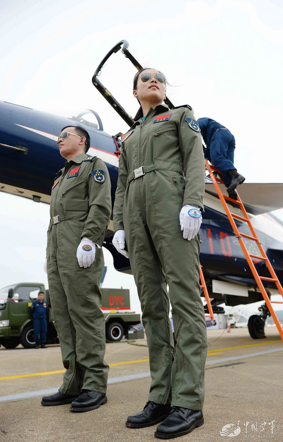 揭秘殲-10女飛行員神秘事件，真相探尋與反思，揭秘殲-10女飛行員神秘事件，探尋真相與反思之路