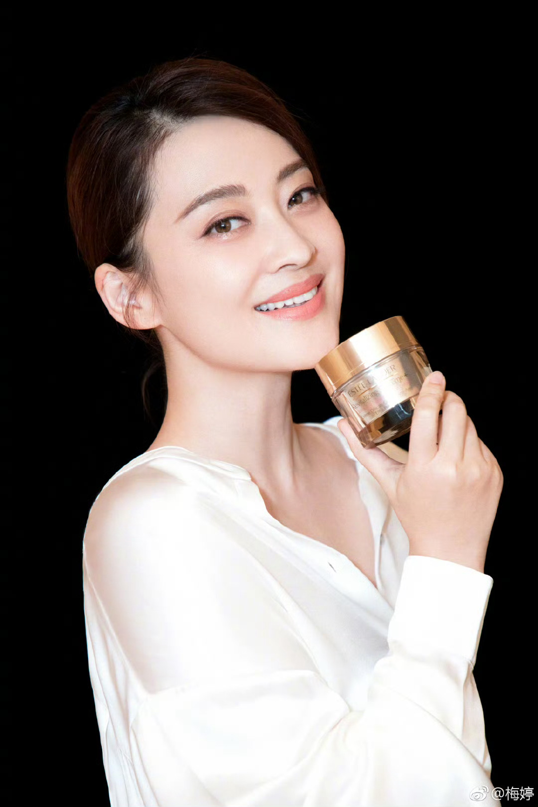 梅婷個(gè)人資料簡(jiǎn)介及現(xiàn)任職務(wù)概述，梅婷個(gè)人資料與現(xiàn)任職務(wù)概覽