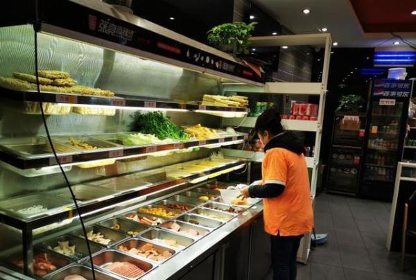 接到了一位身高達2米的客人，服務(wù)體驗的優(yōu)化與挑戰(zhàn)，身高達兩米客人的服務(wù)體驗優(yōu)化與挑戰(zhàn)