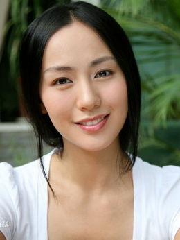 演員秦海璐的個(gè)人資料簡介，秦海璐個(gè)人資料簡介