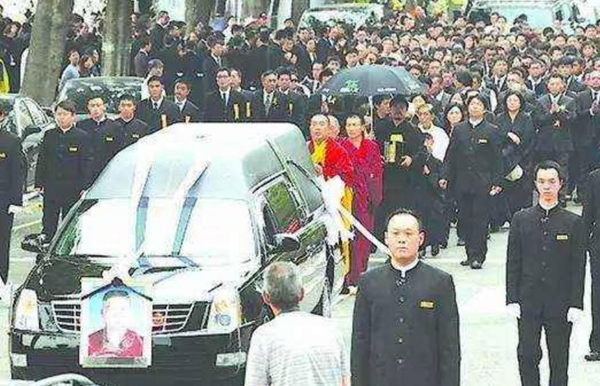 澳門天天六開(kāi)彩正版澳門，探索彩票世界的魅力與奧秘，澳門天天六開(kāi)彩正版探索彩票世界的魅力與奧秘之旅