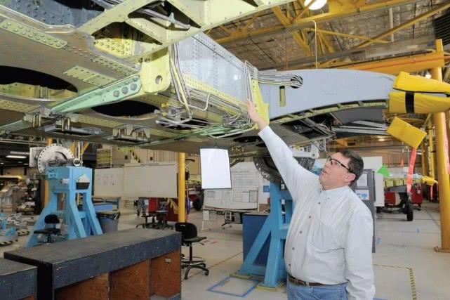 揭秘A-10攻擊機(jī)，強(qiáng)大的空中霸主，揭秘強(qiáng)大空中霸主，A-10攻擊機(jī)深度解析