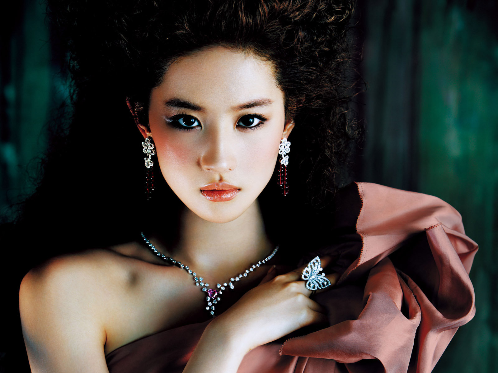 揭秘劉亦菲原名背后的故事，揭秘劉亦菲原名背后的故事與真相