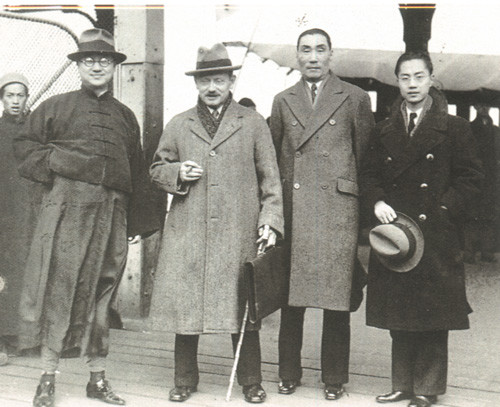 上將相當(dāng)于政府什么官，深度解析軍事官職與政府職位的對應(yīng)關(guān)系，上將相當(dāng)于政府什么官？深度解析軍事官職與政府職位的緊密關(guān)聯(lián)