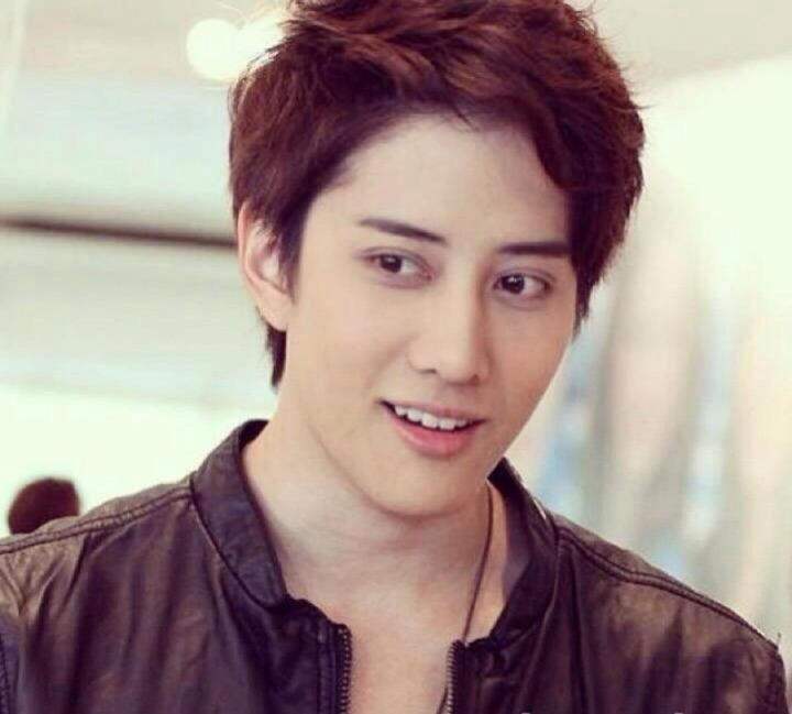 泰國(guó)明星Mike個(gè)人資料，揭秘泰國(guó)炙手可熱的演藝新星，泰國(guó)演藝新星Mike的個(gè)人資料揭秘，探尋炙手可熱的演藝新星之路