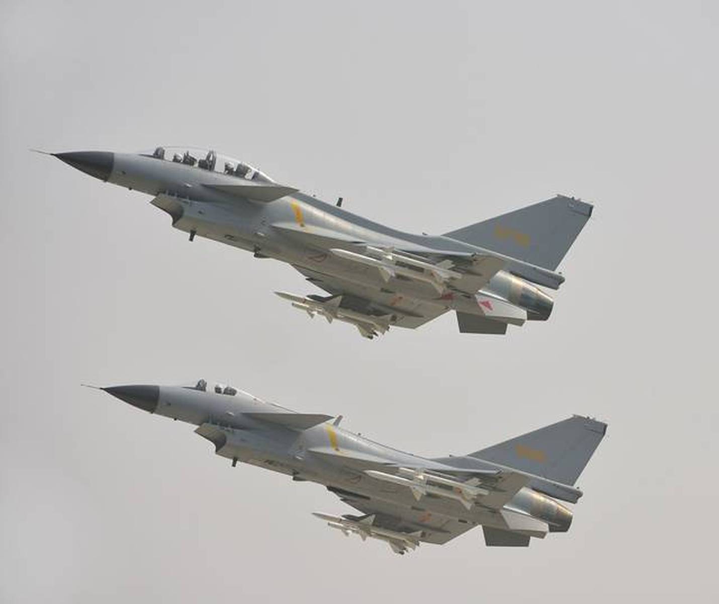 全球最丑戰(zhàn)斗機殲-10，深度解析與探討，深度解析與探討，全球最丑戰(zhàn)斗機殲-10的優(yōu)劣與挑戰(zhàn)