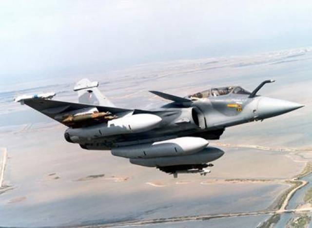 殲-10D已定型，深度解析新一代戰(zhàn)斗機性能與技術特點，殲-10D新一代戰(zhàn)斗機性能與技術特點深度解析