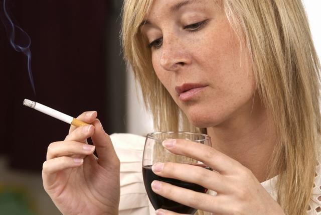 女性雌激素高的表現(xiàn)及其影響，女性雌激素高的癥狀與影響概述